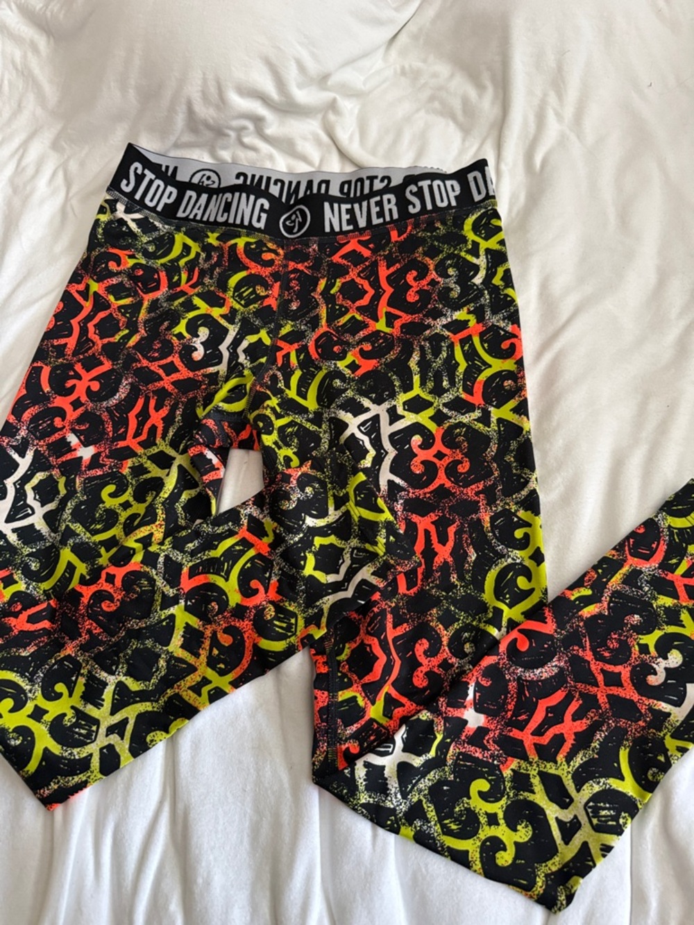 Zumba Fitness Neon Print Leggings in Black, Neon Green & Neon Orange